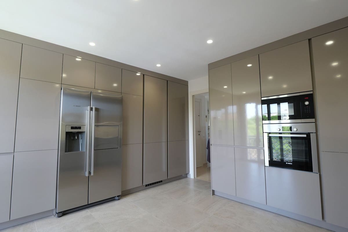 5 soverom Penthouse til salgs i Cabopino med svømmebasseng garasje - € 1 925 000 (Ref: 9966080)