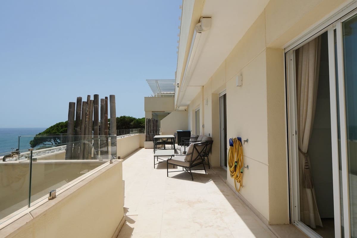 5 soverom Penthouse til salgs i Cabopino med svømmebasseng garasje - € 1 925 000 (Ref: 9966080)