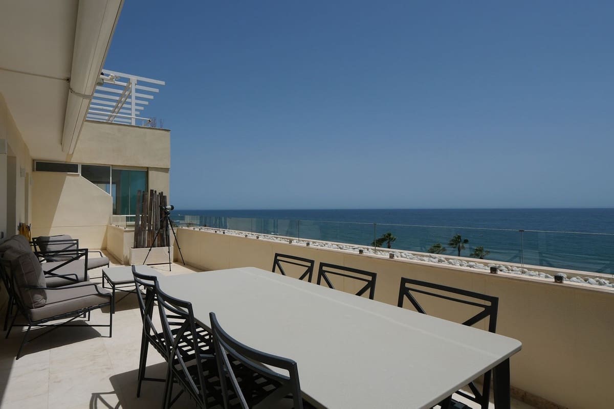 5 soverom Penthouse til salgs i Cabopino med svømmebasseng garasje - € 1 925 000 (Ref: 9966080)