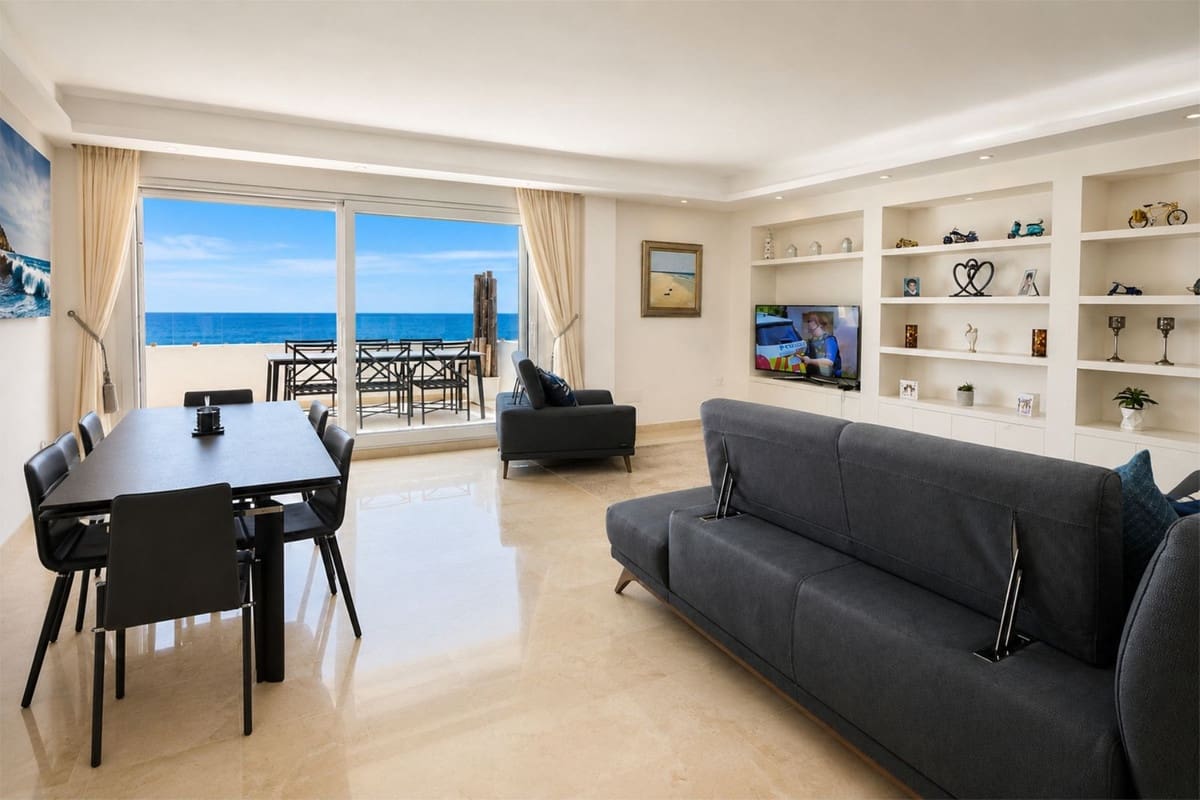 5 soverom Penthouse til salgs i Cabopino med svømmebasseng garasje - € 1 925 000 (Ref: 9966080)