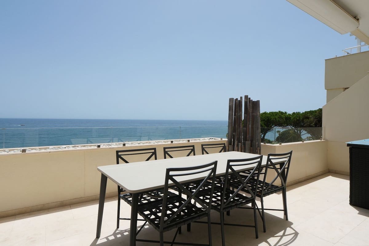 5 soverom Penthouse til salgs i Cabopino med svømmebasseng garasje - € 1 925 000 (Ref: 9966080)
