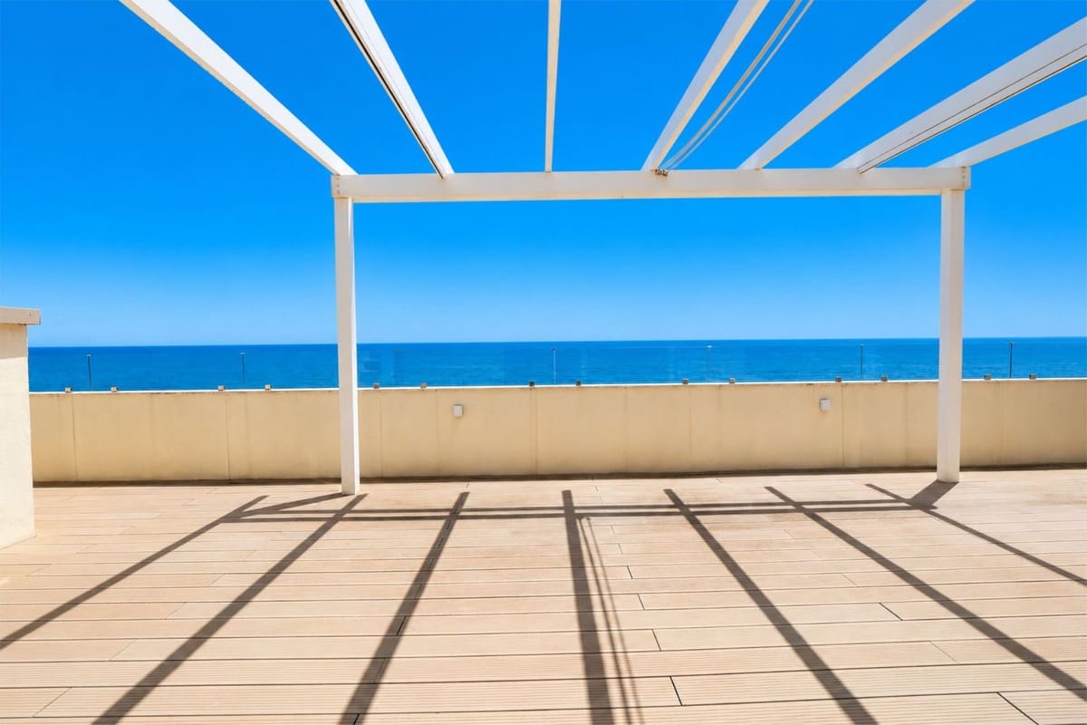5 bedroom Penthouse for sale in Cabopino with pool garage - € 1,925,000 (Ref: 9966080)