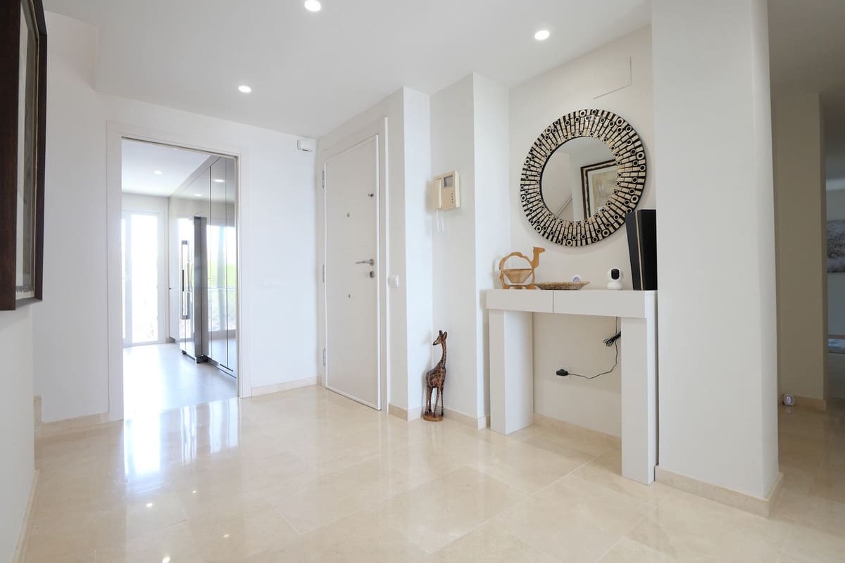 5 bedroom Penthouse for sale in Cabopino with pool garage - € 1,925,000 (Ref: 9966080)