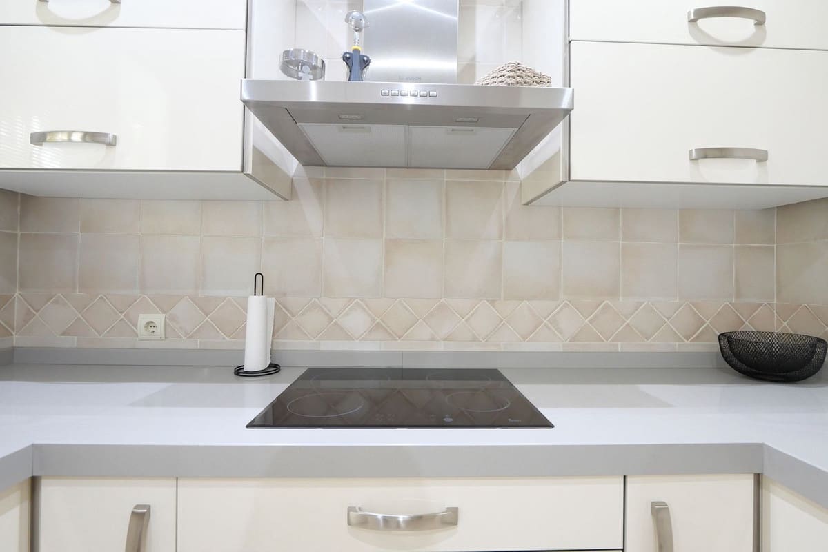 Apartamento de 3 habitaciones en Cabopino en venta con piscina garaje - 629.000 € (Ref: 9977953)