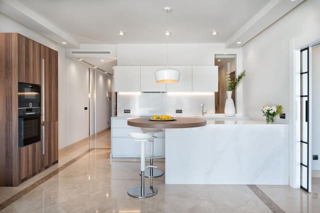2 makuuhuone Huoneisto myytävänä paikassa Los Monteros, Marbella mukana uima-altaan - 1 390 000 € (Ref: 9995435)