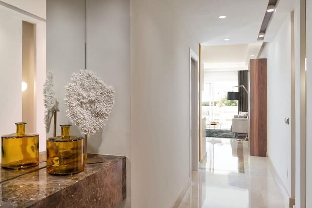 2 makuuhuone Huoneisto myytävänä paikassa Los Monteros, Marbella mukana uima-altaan - 1 390 000 € (Ref: 9995435)