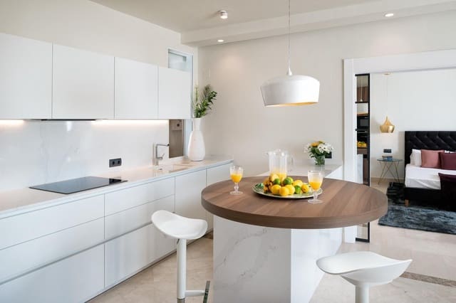 2 makuuhuone Huoneisto myytävänä paikassa Los Monteros, Marbella mukana uima-altaan - 1 390 000 € (Ref: 9995435)