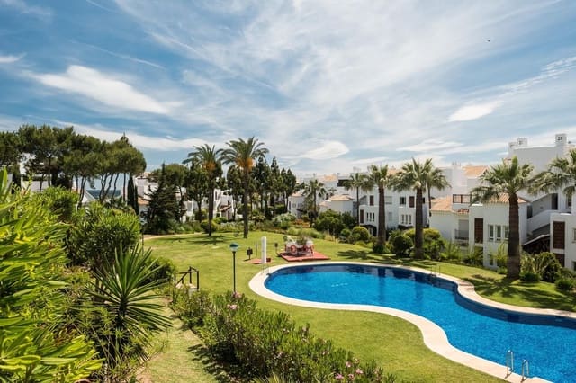 2 makuuhuone Huoneisto myytävänä paikassa Los Monteros, Marbella mukana uima-altaan - 1 390 000 € (Ref: 9995435)