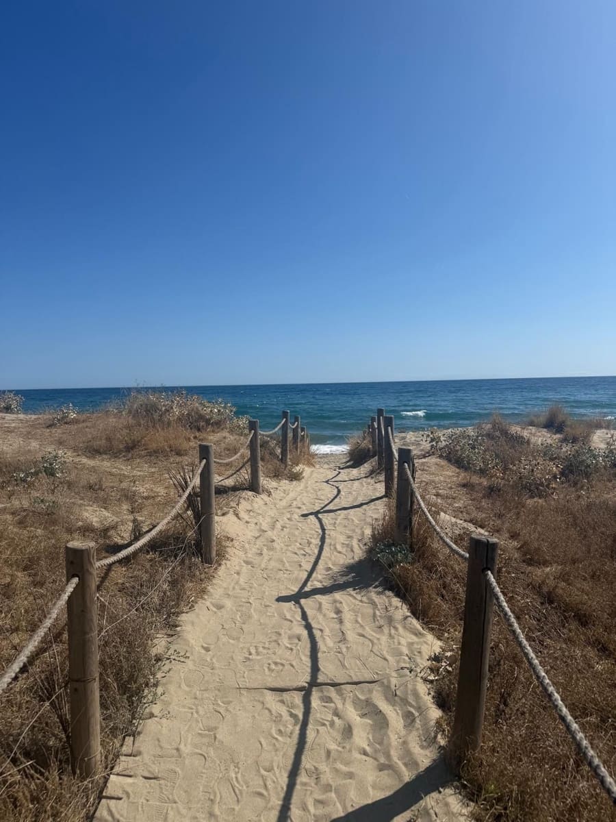 2 Zimmer Apartment zu verkaufen in Los Monteros mit Pool - 1.390.000 € (Ref: 9995435)