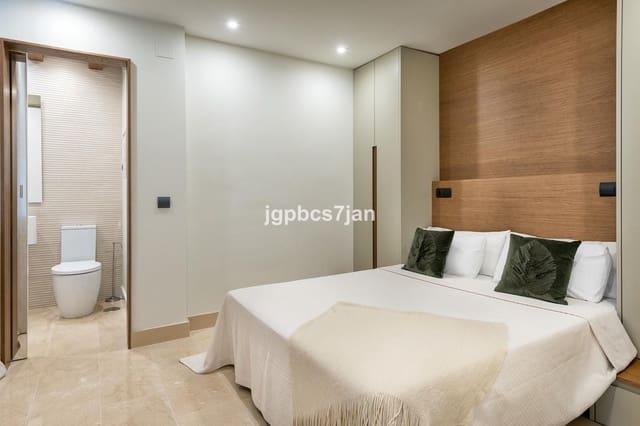 2 makuuhuone Huoneisto myytävänä paikassa Los Monteros, Marbella mukana uima-altaan - 1 390 000 € (Ref: 9995435)