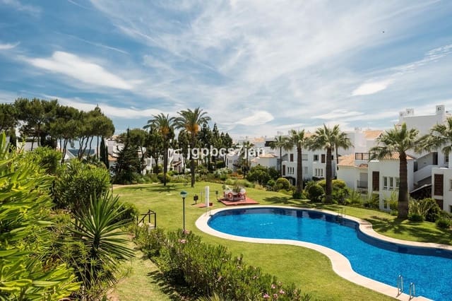 2 makuuhuone Huoneisto myytävänä paikassa Los Monteros, Marbella mukana uima-altaan - 1 390 000 € (Ref: 9995435)