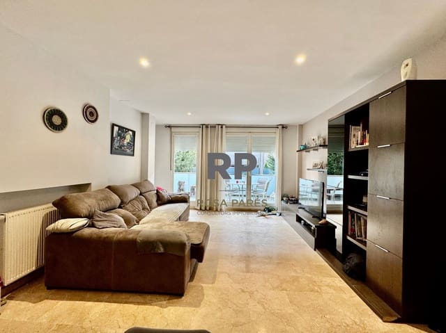 3 soveværelse Villa til salg i Tona med garage - € 300.000 (Ref: 1873815)