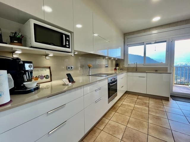 4 soveværelse Villa til salg i Seva med garage - € 395.000 (Ref: 5057771)