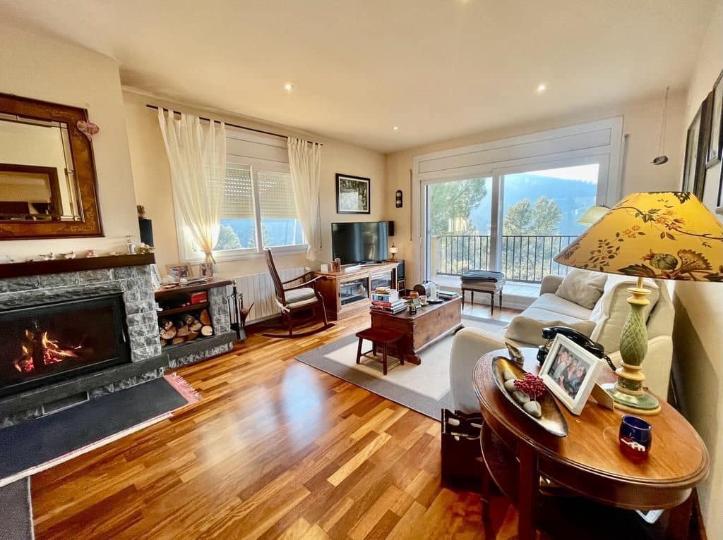 4 soveværelse Villa til salg i Seva med garage - € 395.000 (Ref: 5057771)