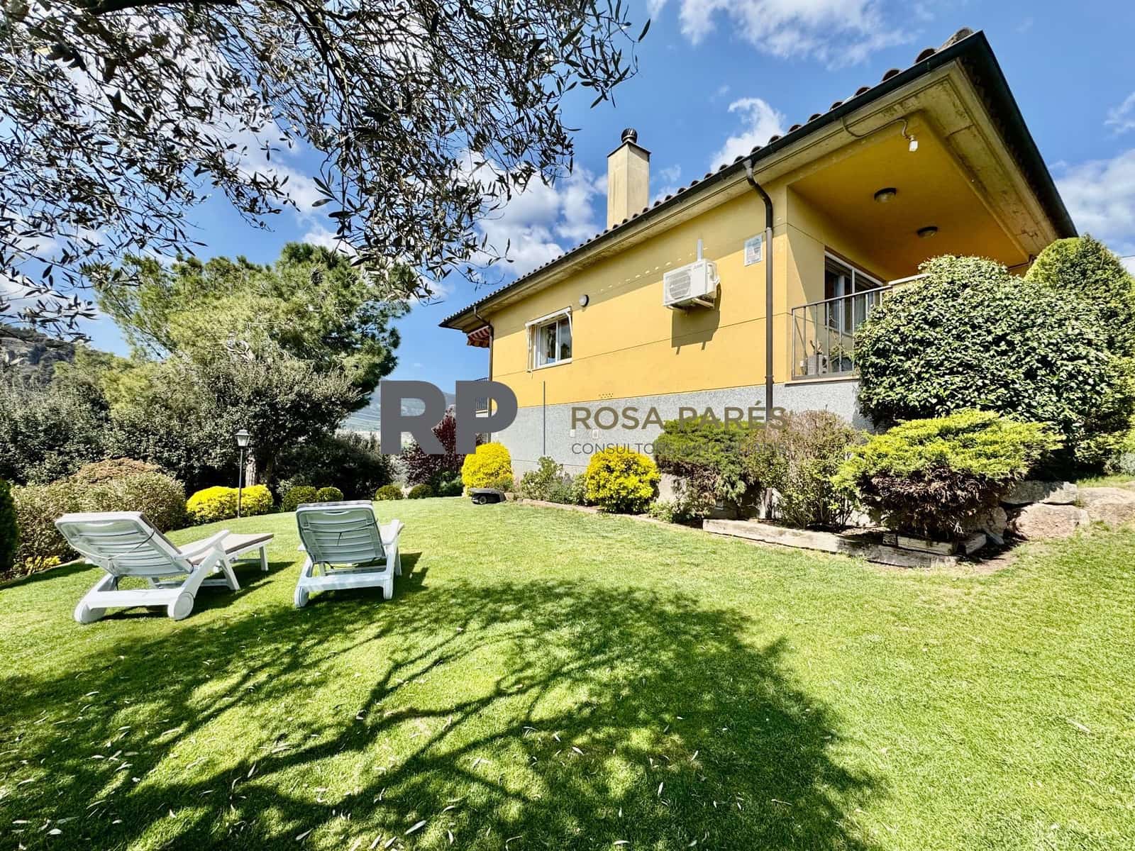 4 soveværelse Villa til salg i Seva med garage - € 395.000 (Ref: 5057771)