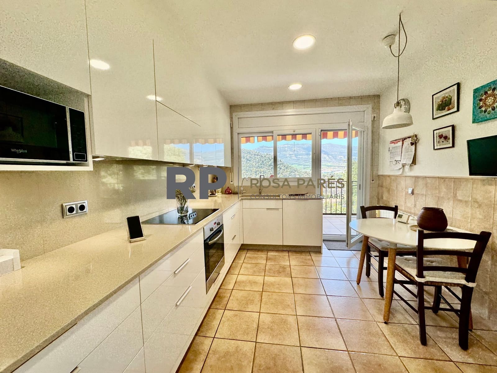 4 soveværelse Villa til salg i Seva med garage - € 395.000 (Ref: 5057771)