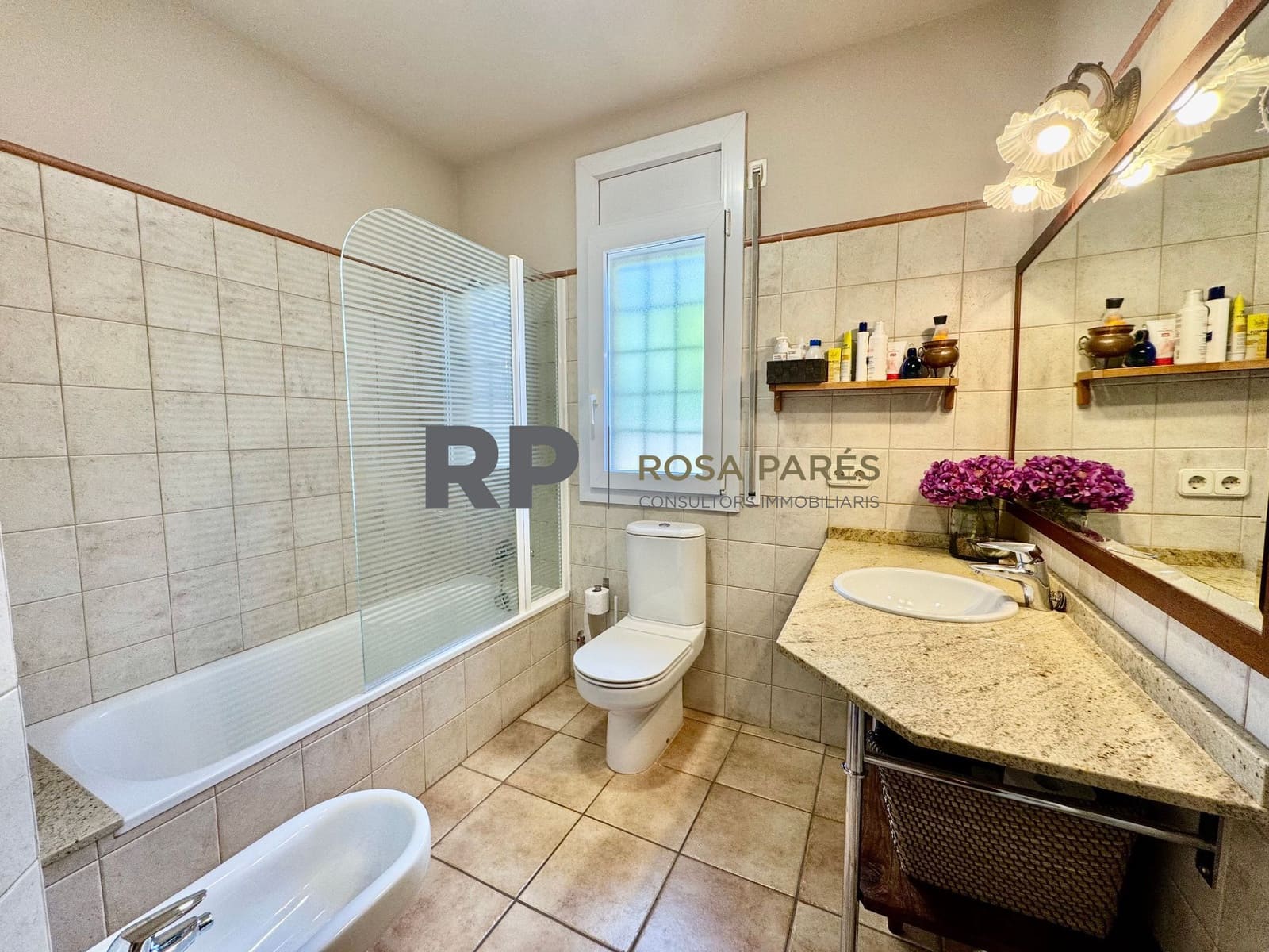 4 soveværelse Villa til salg i Seva med garage - € 395.000 (Ref: 5057771)