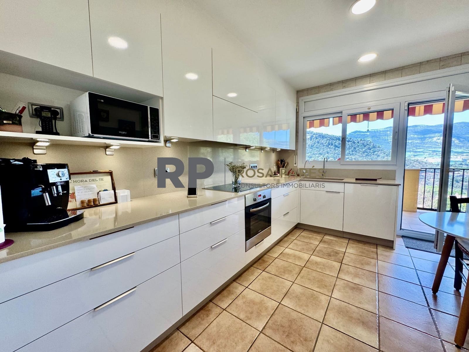 4 soveværelse Villa til salg i Seva med garage - € 395.000 (Ref: 5057771)