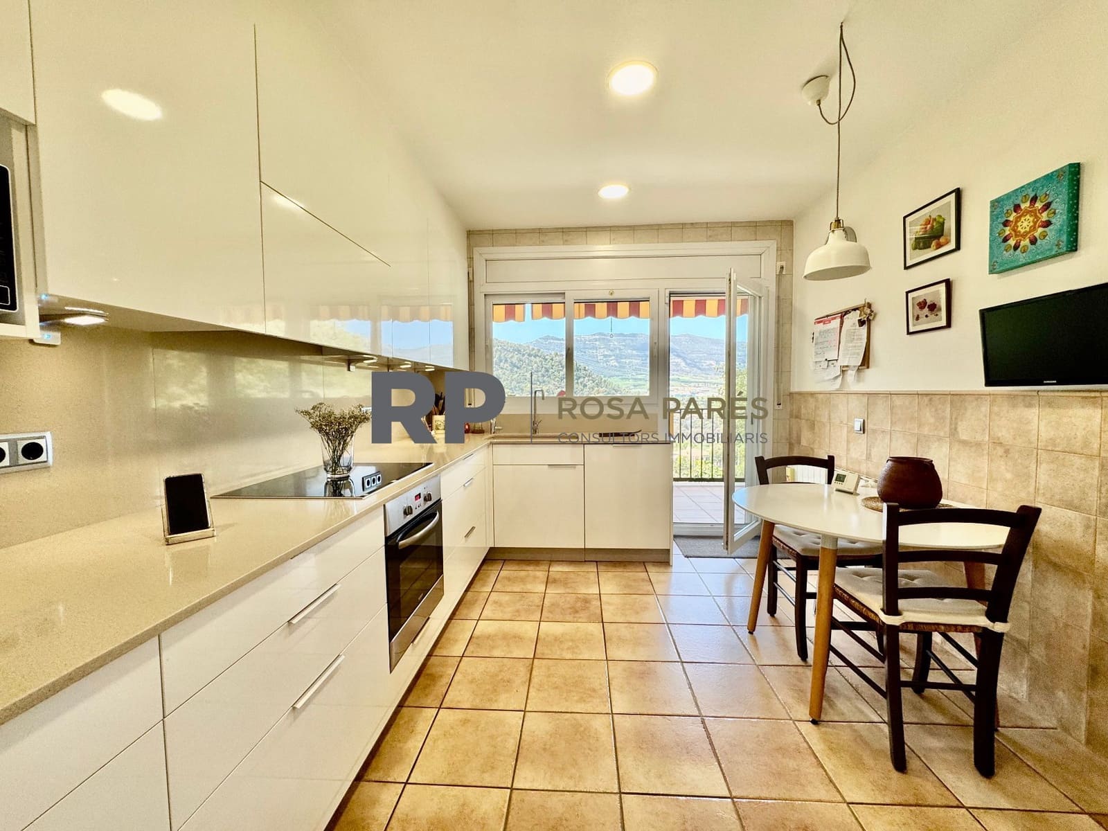 4 soveværelse Villa til salg i Seva med garage - € 395.000 (Ref: 5057771)