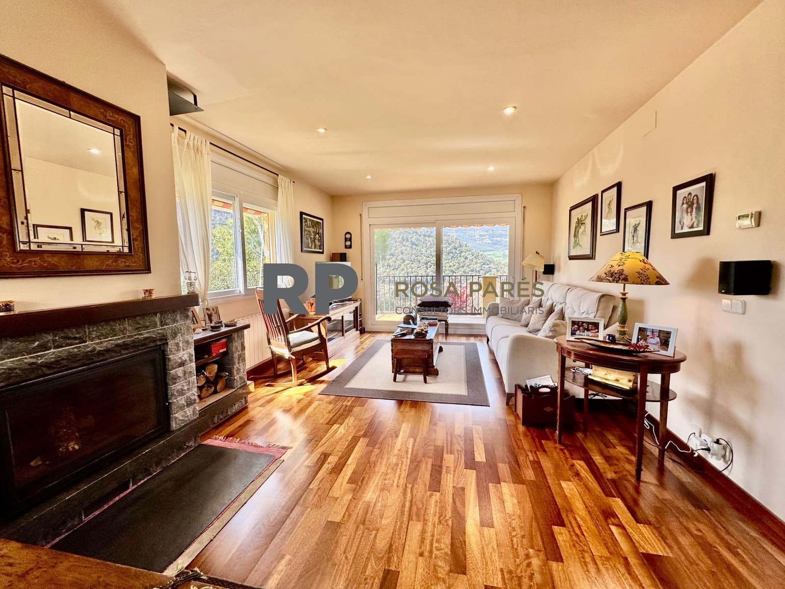 4 soveværelse Villa til salg i Seva med garage - € 395.000 (Ref: 5057771)