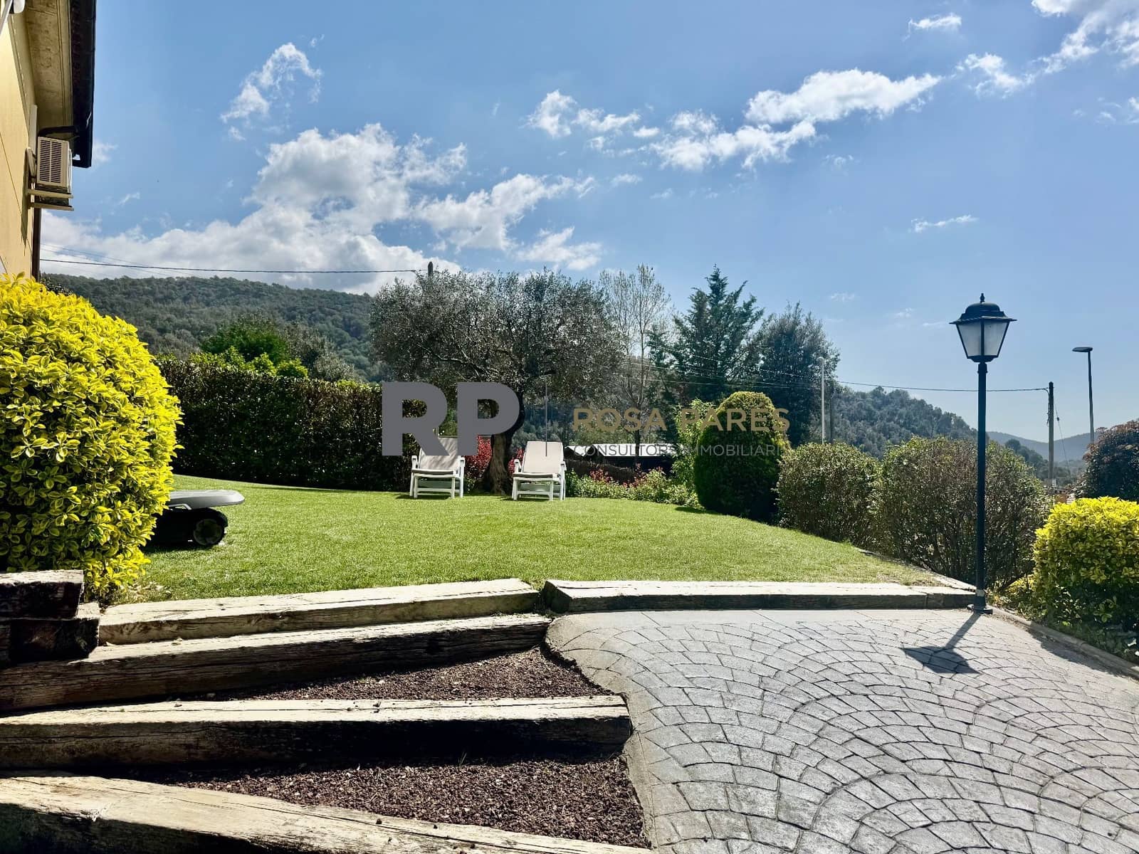 4 soveværelse Villa til salg i Seva med garage - € 395.000 (Ref: 5057771)