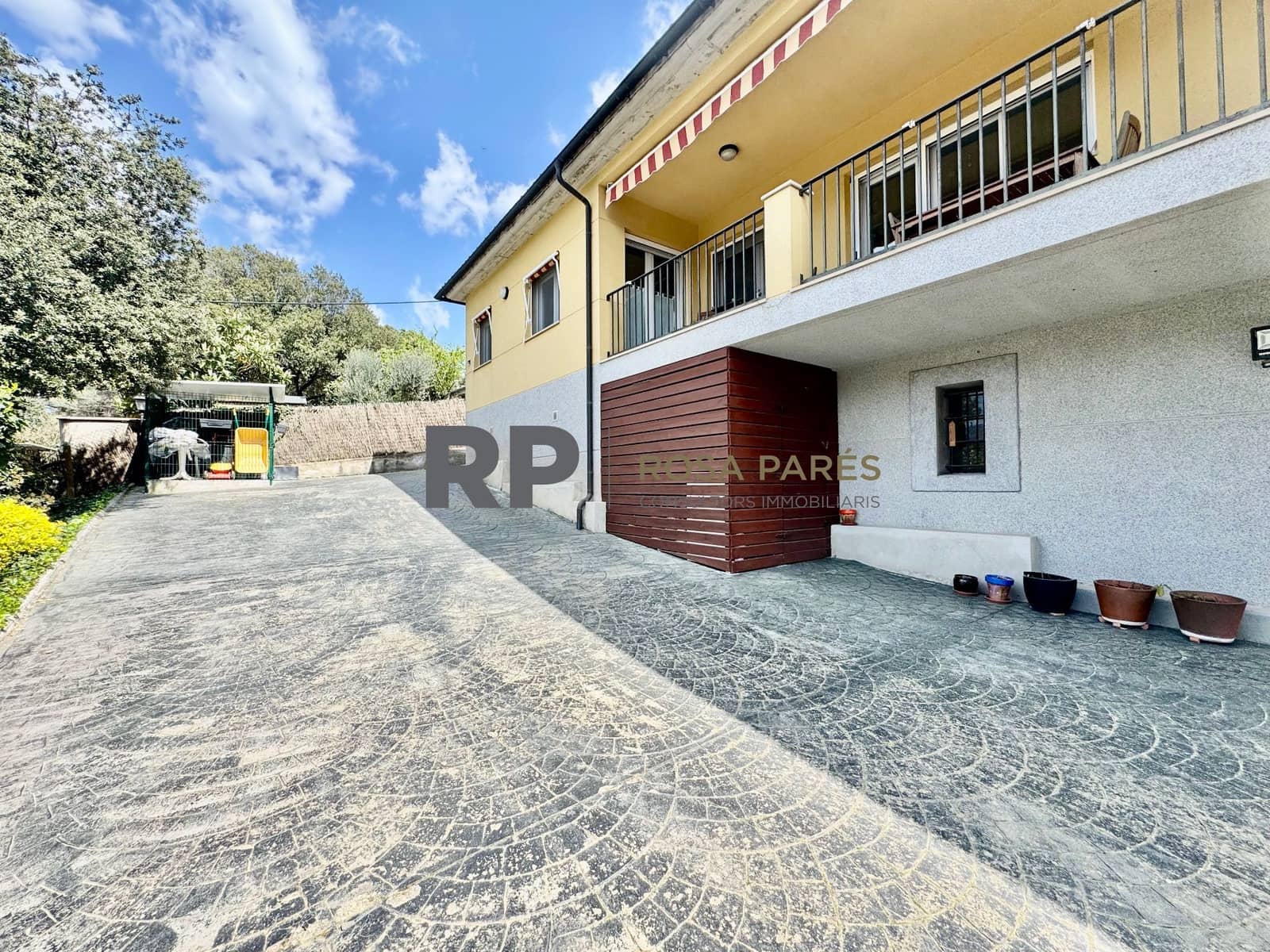 4 soveværelse Villa til salg i Seva med garage - € 395.000 (Ref: 5057771)