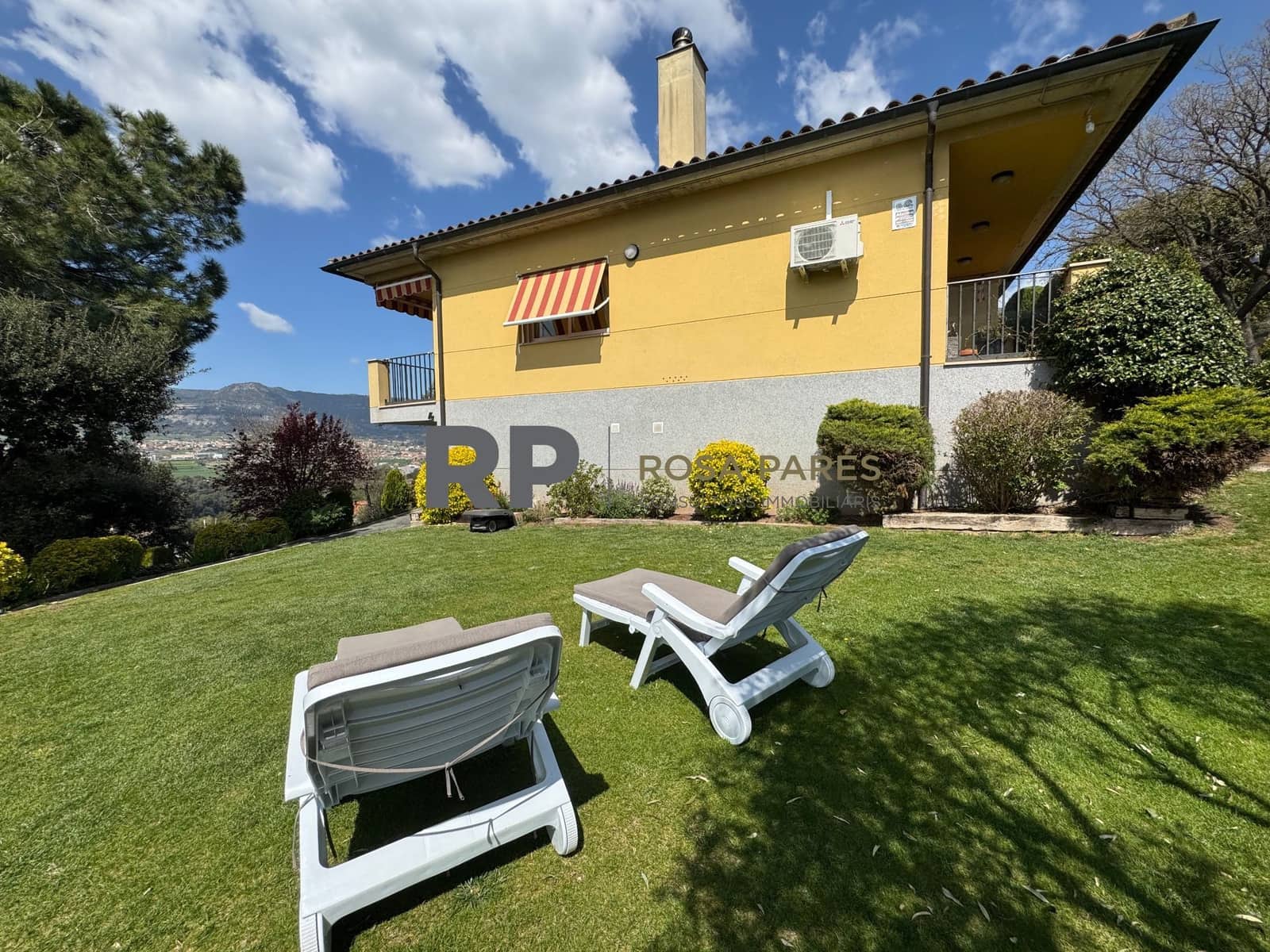 4 soveværelse Villa til salg i Seva med garage - € 395.000 (Ref: 5057771)