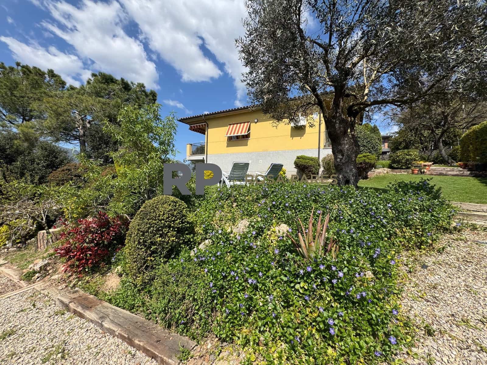 4 soveværelse Villa til salg i Seva med garage - € 395.000 (Ref: 5057771)