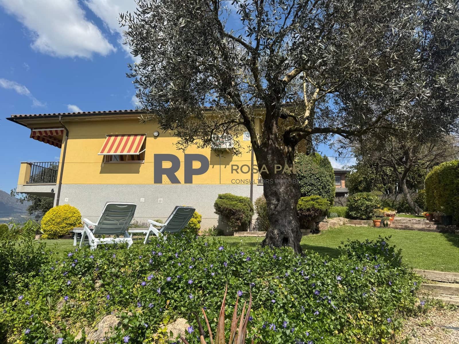 4 soveværelse Villa til salg i Seva med garage - € 395.000 (Ref: 5057771)