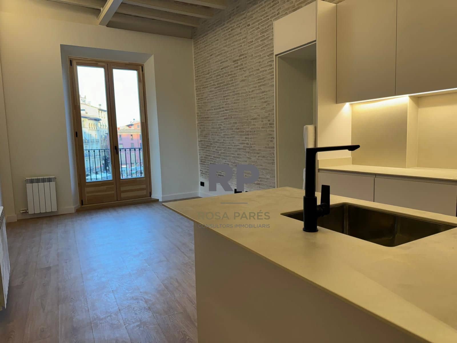 1 bedroom Flat for sale in Vic - € 220,000 (Ref: 9403667)