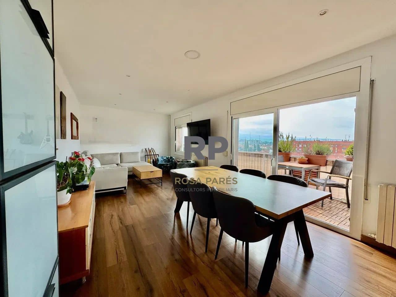 3 bedroom Flat for sale in Vic - € 160,000 (Ref: 9403670)