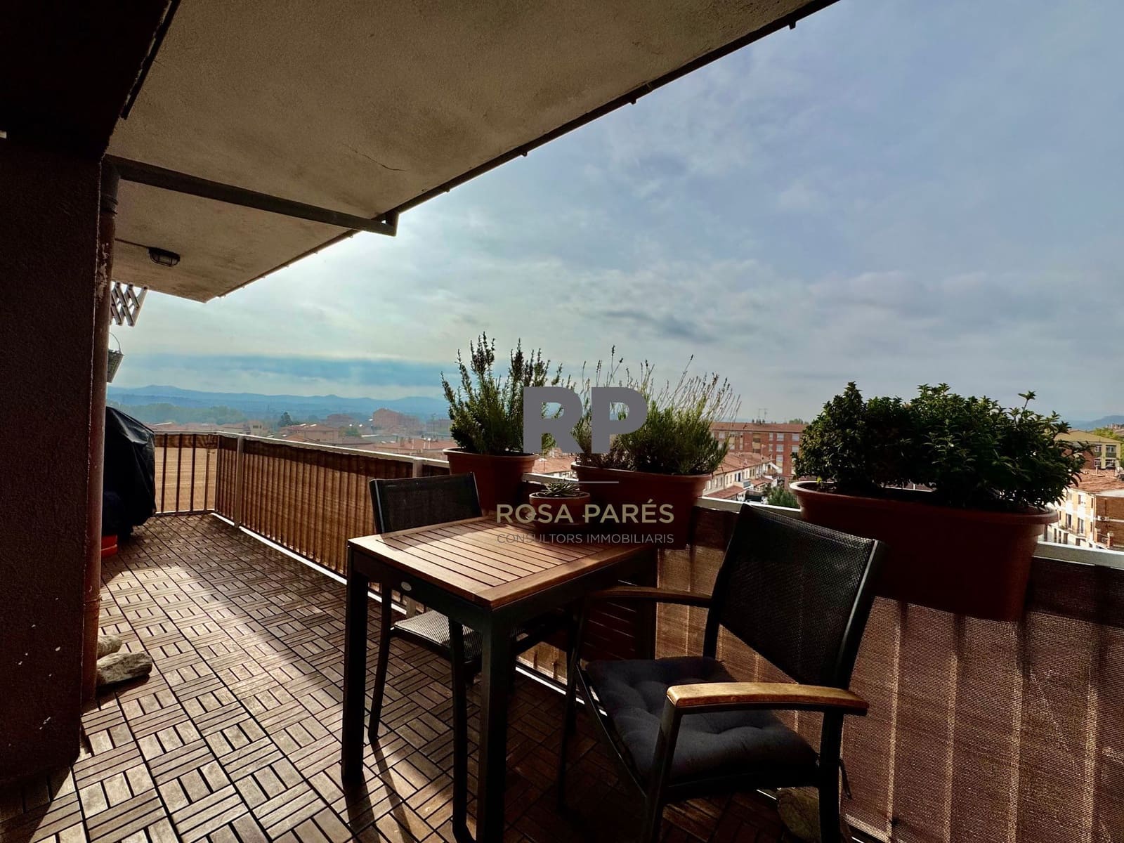 3 bedroom Flat for sale in Vic - € 160,000 (Ref: 9403670)