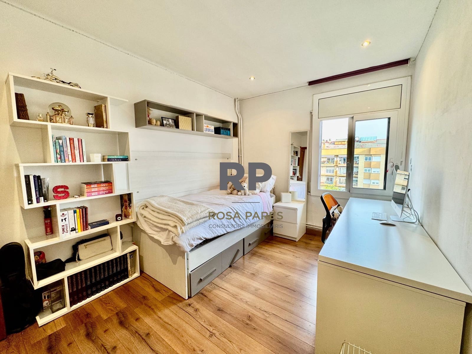 3 bedroom Flat for sale in Vic - € 160,000 (Ref: 9403670)