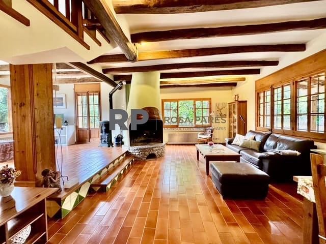 6 soveværelse Villa til salg i Seva med garage - € 570.000 (Ref: 9403677)