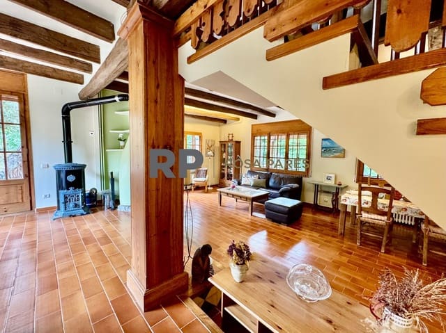 6 soveværelse Villa til salg i Seva med garage - € 570.000 (Ref: 9403677)