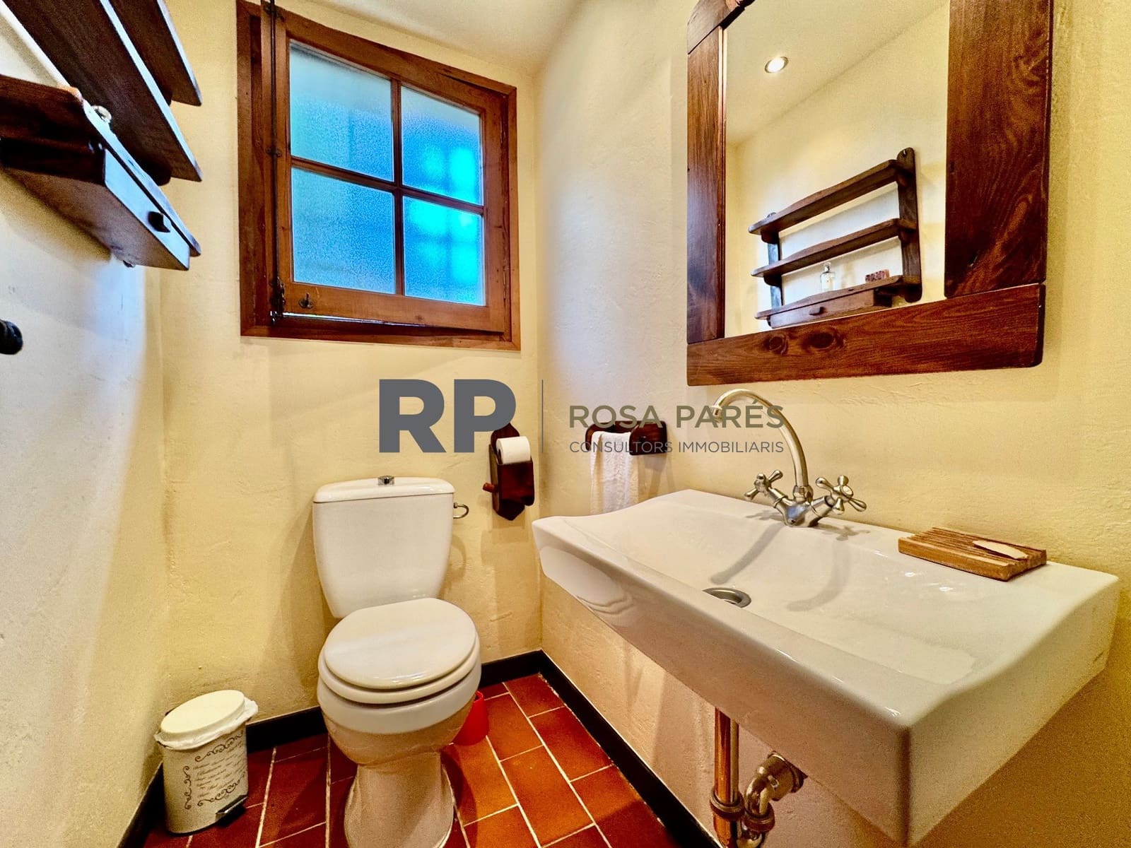 6 soveværelse Villa til salg i Seva med garage - € 570.000 (Ref: 9403677)