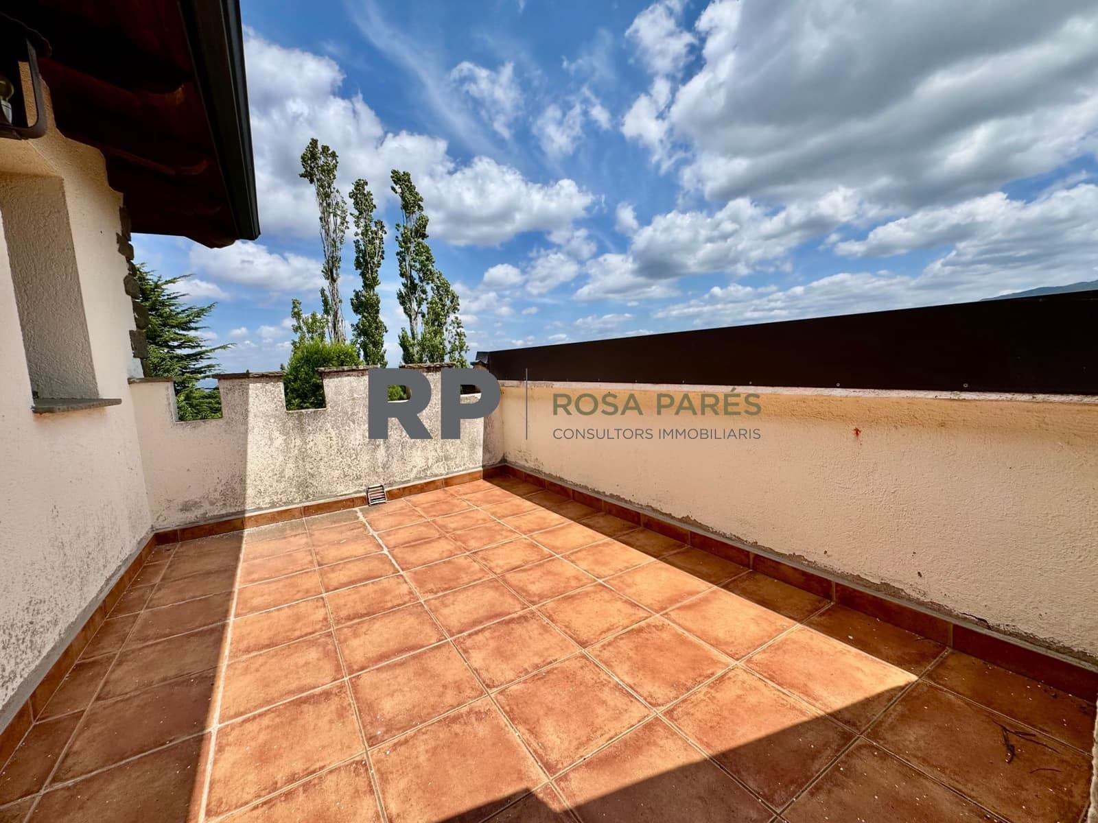 6 soveværelse Villa til salg i Seva med garage - € 570.000 (Ref: 9403677)