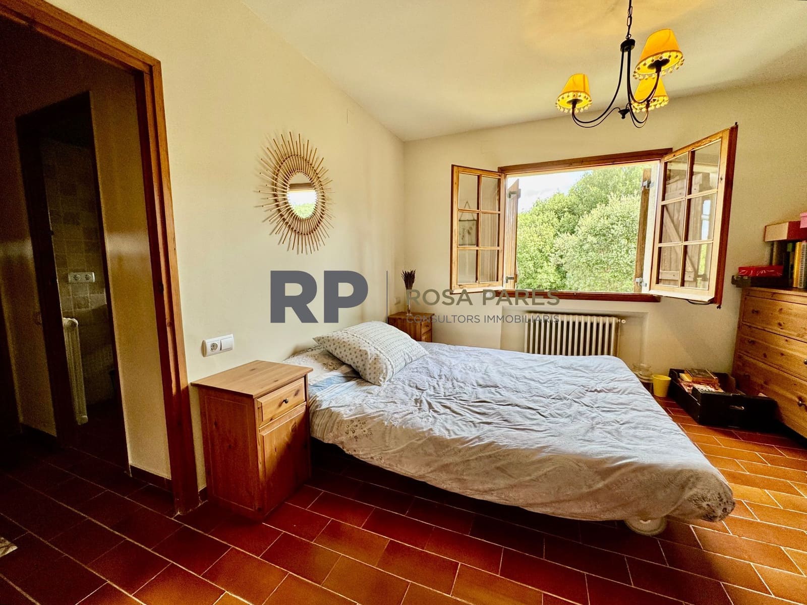 6 soveværelse Villa til salg i Seva med garage - € 570.000 (Ref: 9403677)