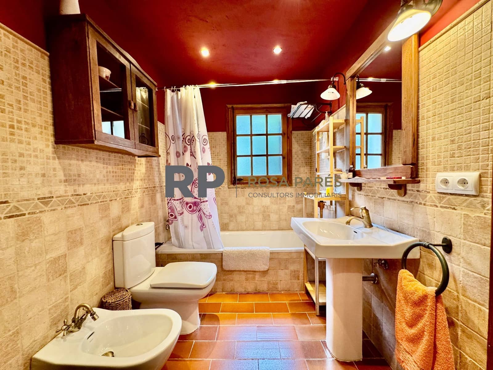 6 soveværelse Villa til salg i Seva med garage - € 570.000 (Ref: 9403677)