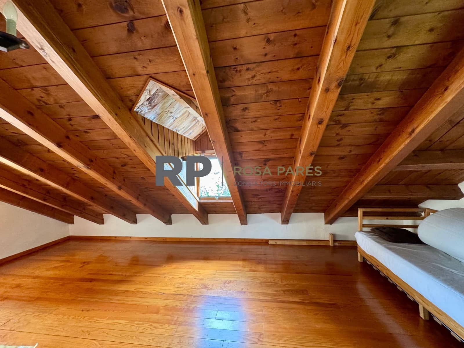 6 soveværelse Villa til salg i Seva med garage - € 570.000 (Ref: 9403677)