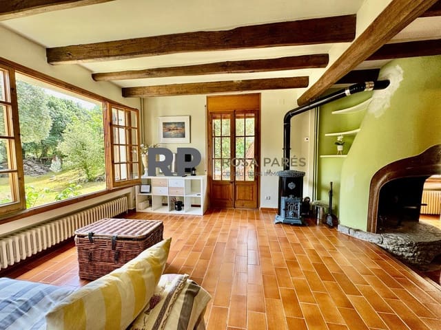 6 soveværelse Villa til salg i Seva med garage - € 570.000 (Ref: 9403677)