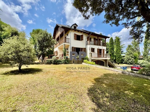 6 soveværelse Villa til salg i Seva med garage - € 570.000 (Ref: 9403677)