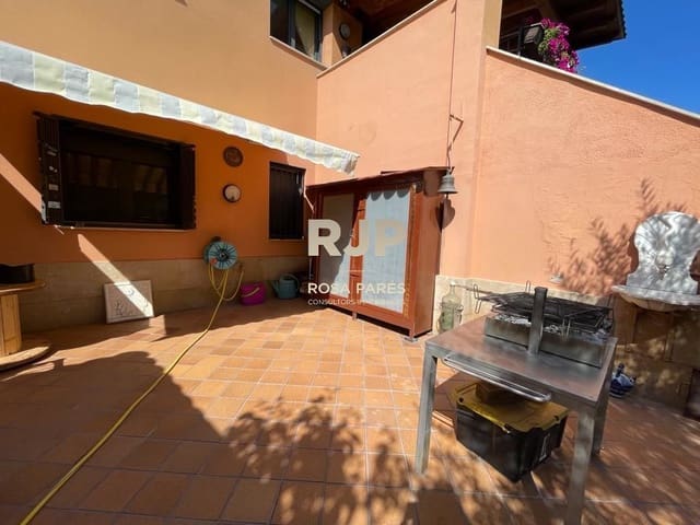 Piso de 3 habitaciones en Centelles en venta con garaje - 310.000 € (Ref: 9409073)