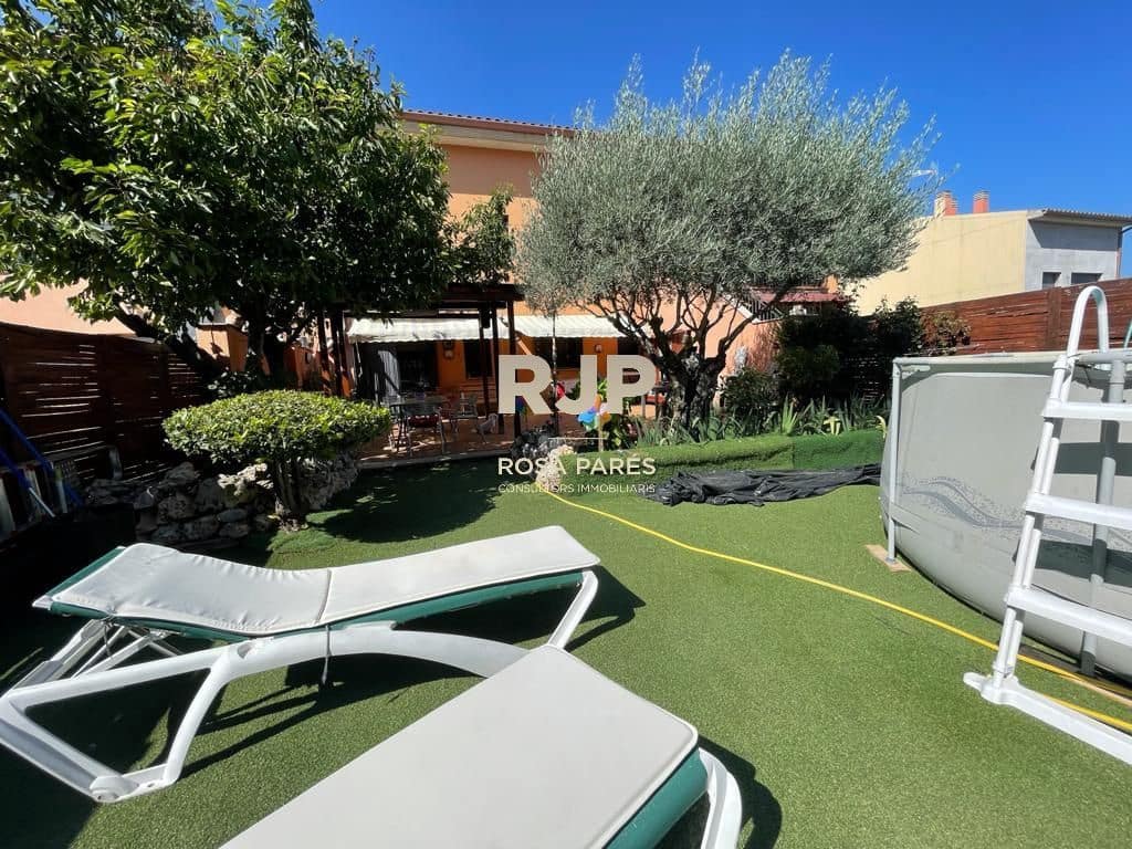 Piso de 3 habitaciones en Centelles en venta con garaje - 310.000 € (Ref: 9409073)