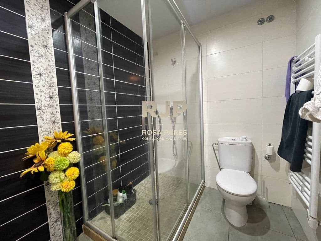 Piso de 3 habitaciones en Centelles en venta con garaje - 310.000 € (Ref: 9409073)