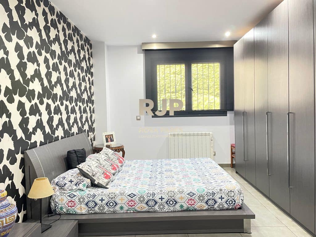 Piso de 3 habitaciones en Centelles en venta con garaje - 310.000 € (Ref: 9409073)