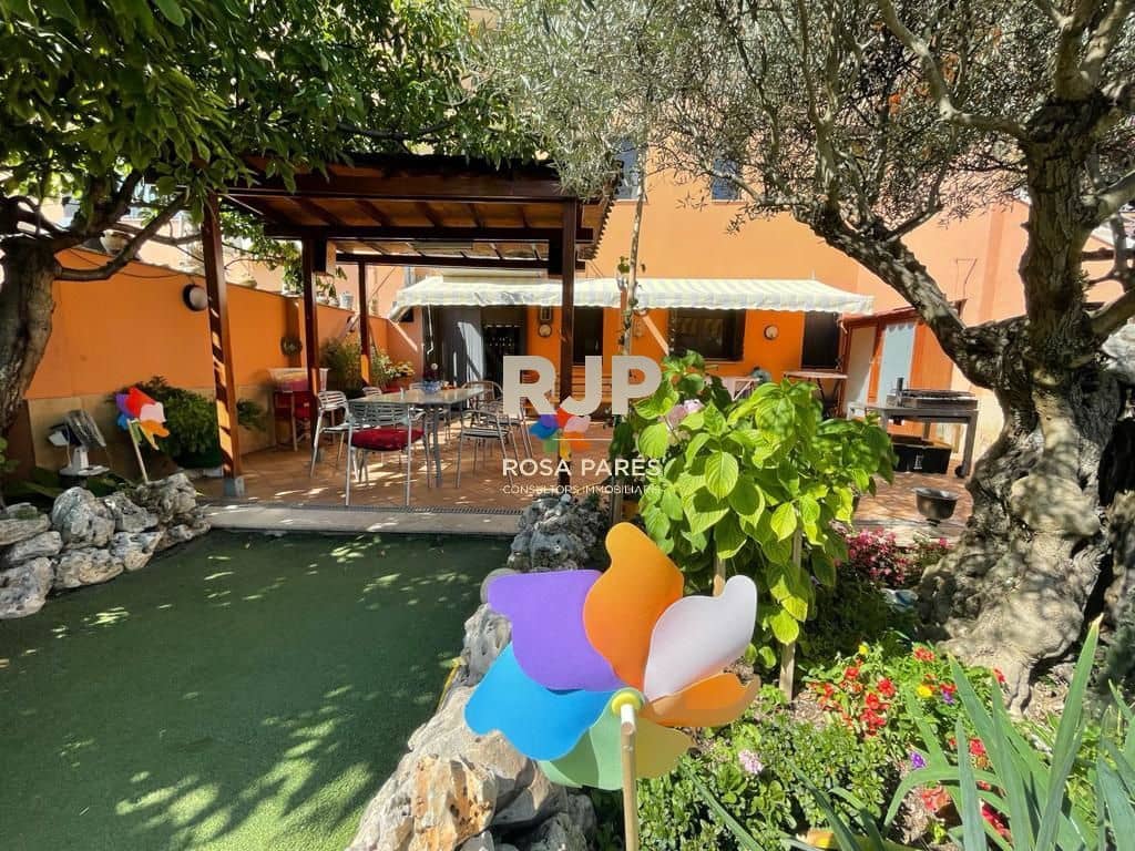 Piso de 3 habitaciones en Centelles en venta con garaje - 310.000 € (Ref: 9409073)