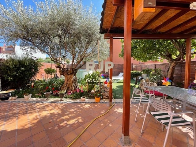 Piso de 3 habitaciones en Centelles en venta con garaje - 310.000 € (Ref: 9409073)