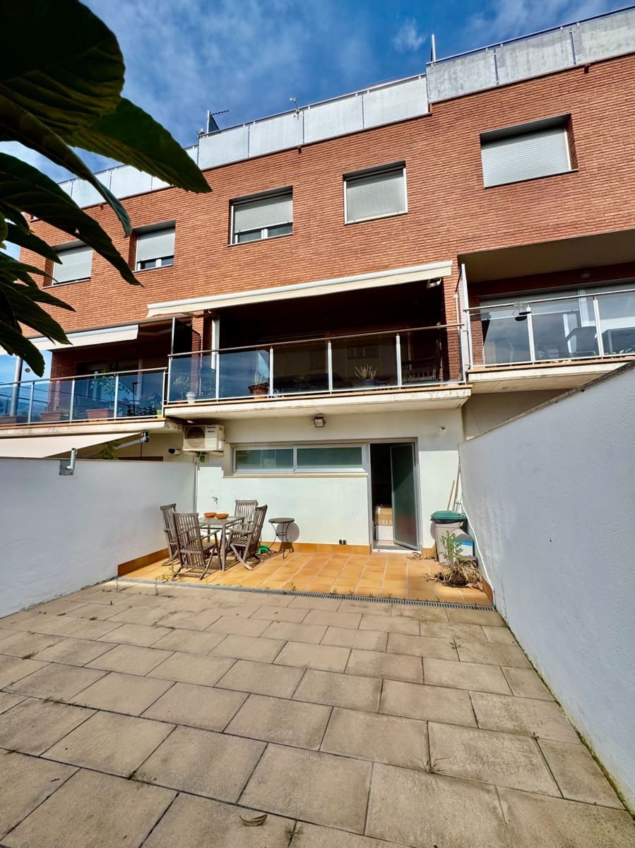 3 soveværelse Villa til salg i Artes med garage - € 350.000 (Ref: 9413076)