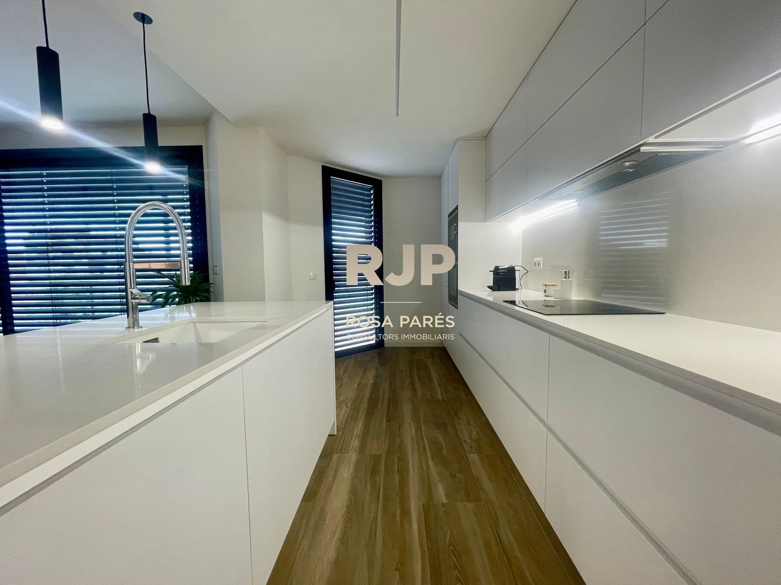 3 bedroom Flat for sale in Vic with garage - € 425,000 (Ref: 9413079)